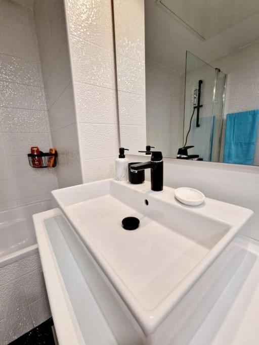 Prado Plage David - Stade Velodrome - Parc Chanot - Luxury Apartment By The Sea Marseille Bagian luar foto